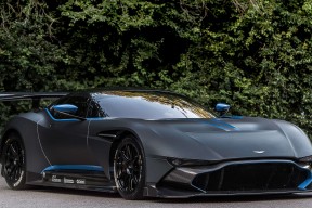 九游游戏中心官网-球员在节奏变化中如何调整持球姿态，持球姿势