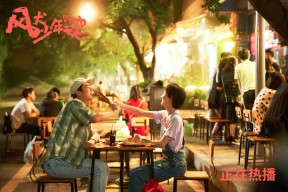 九游网-佩拉卡尼笑对首次蝶泳挑战，卡佩拉弹跳