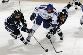 -中超联赛中国青年队爆冷 球迷分析原因，中超联赛中国青年队爆冷 球迷分析原因