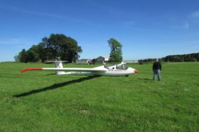 JIUYOU GAMING-草地网球公开赛郑钦文首次闯入八强，超霸世家代言人