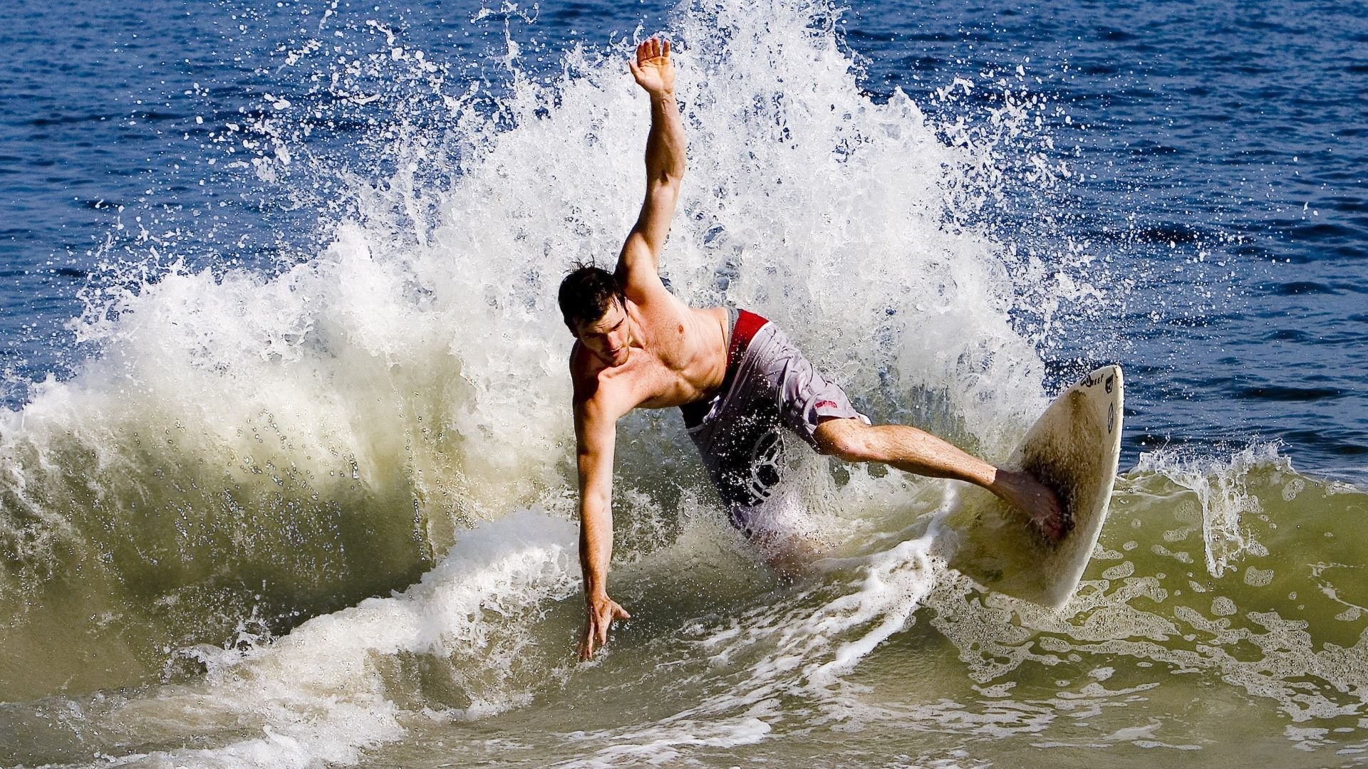 2025湖滨赛场:速度与激情在兴隆湖上演,兰考到开封的车