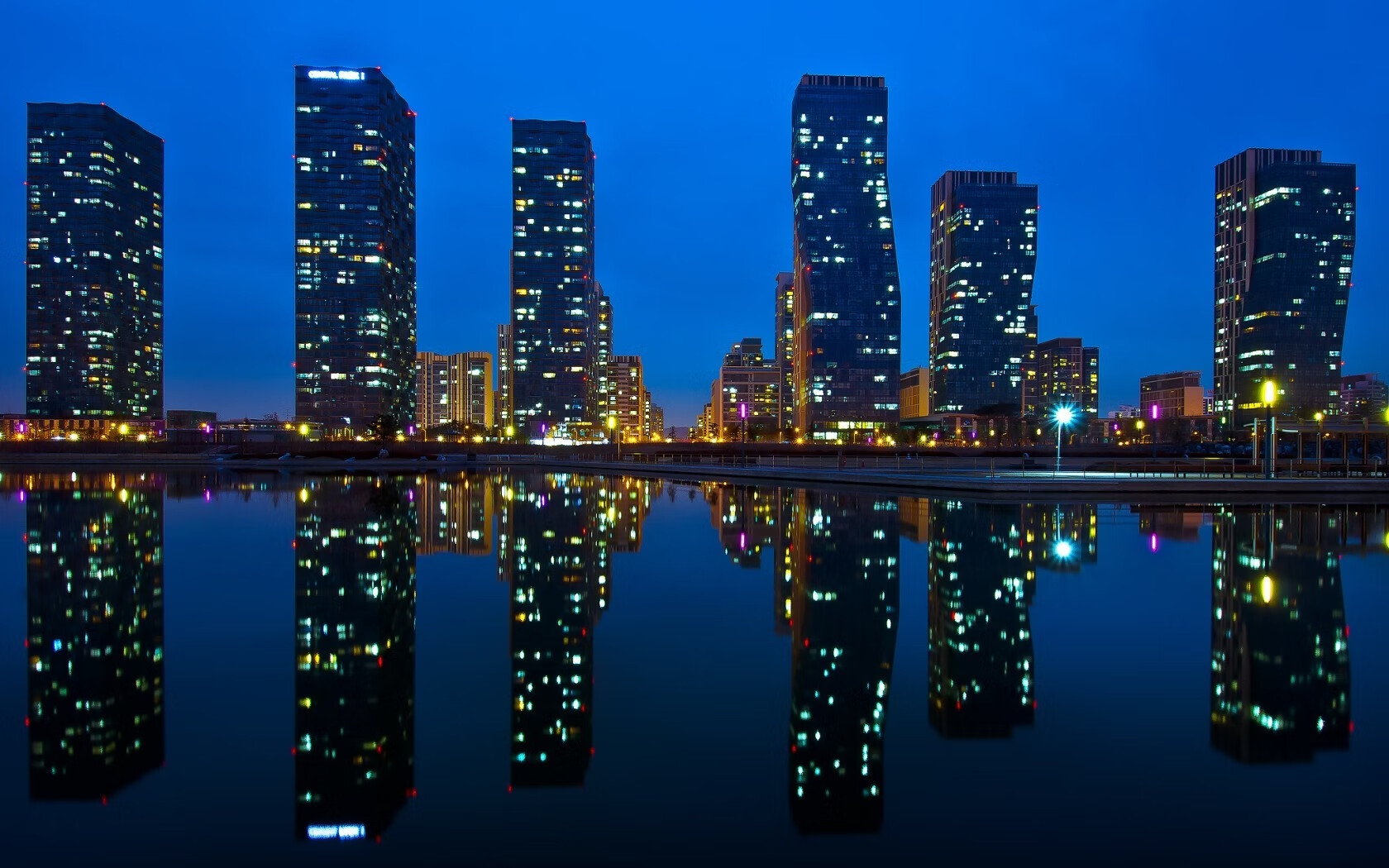 传控球队是否易被长传反击打穿防线中轴，传控打法和防守反击