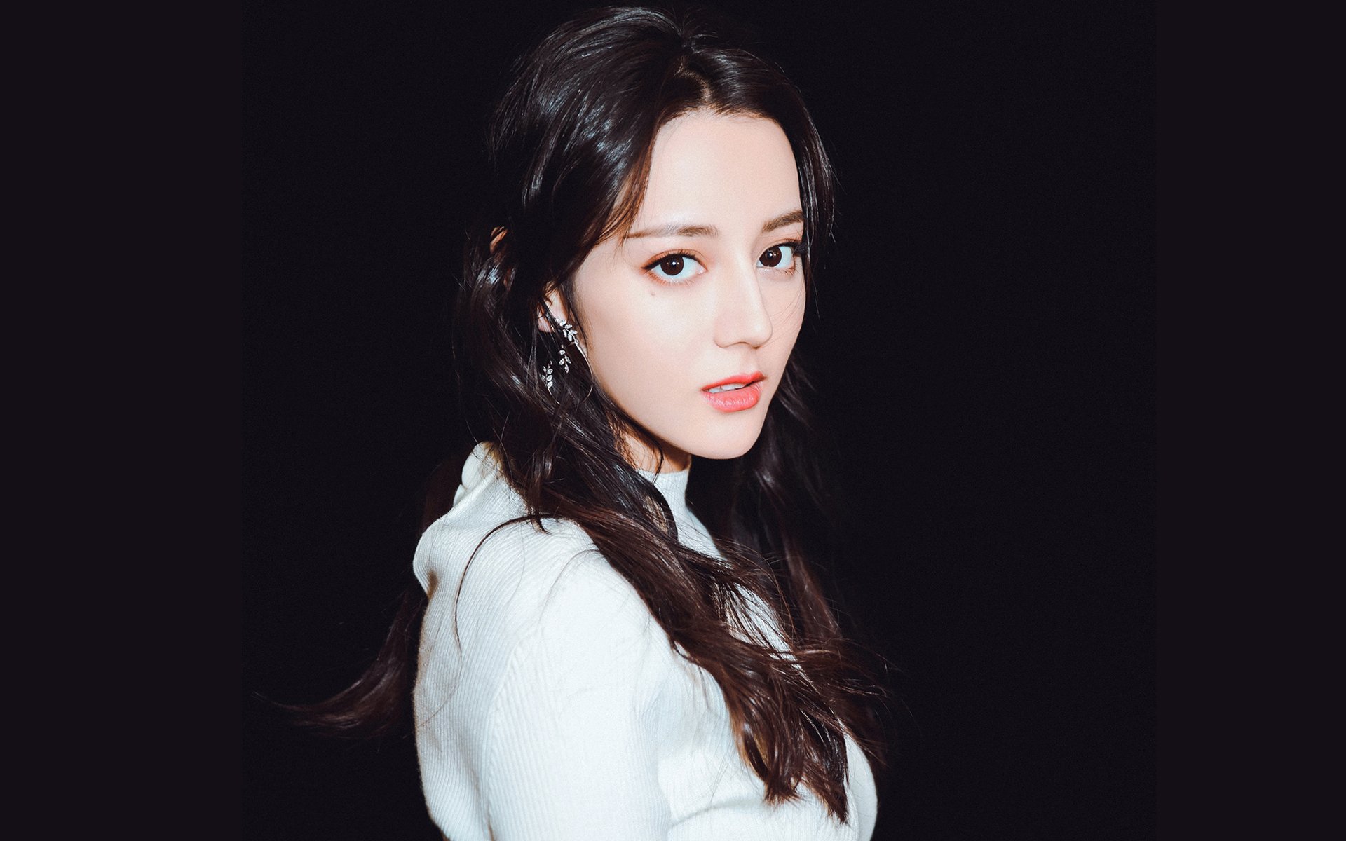 电竞主题馆在多地开放吸引年轻人打卡体验，电竞主题展馆