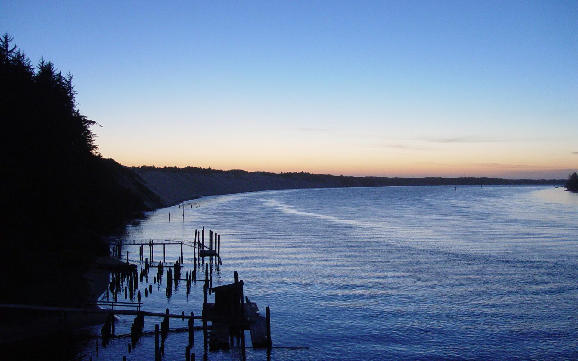 新秀球员突破上篮精彩瞬间频登热搜成为新一代人气偶像,篮球明星新秀